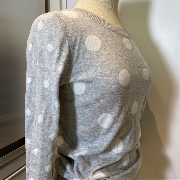 Express Reversible Crewneck Sweater - Picture 4 of 10